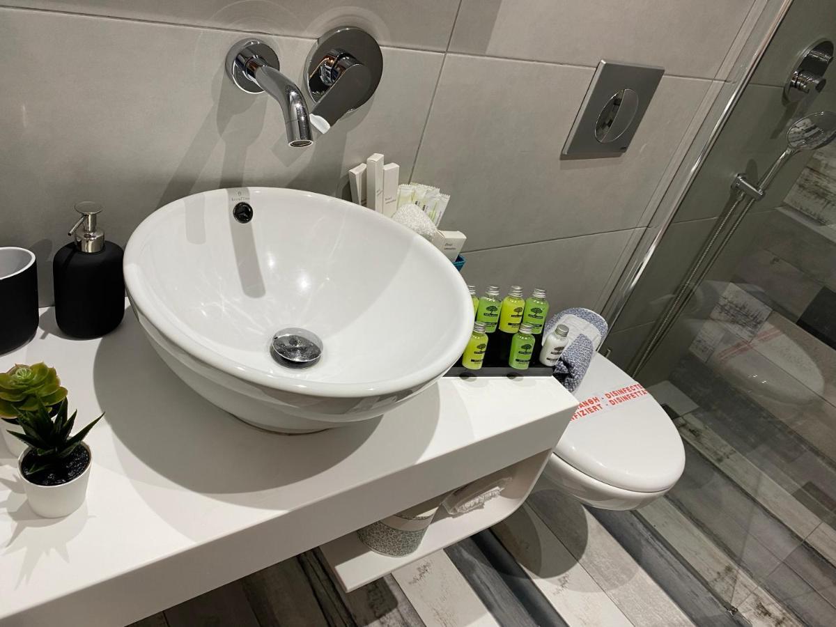 V-Suites 포토스 외부 사진